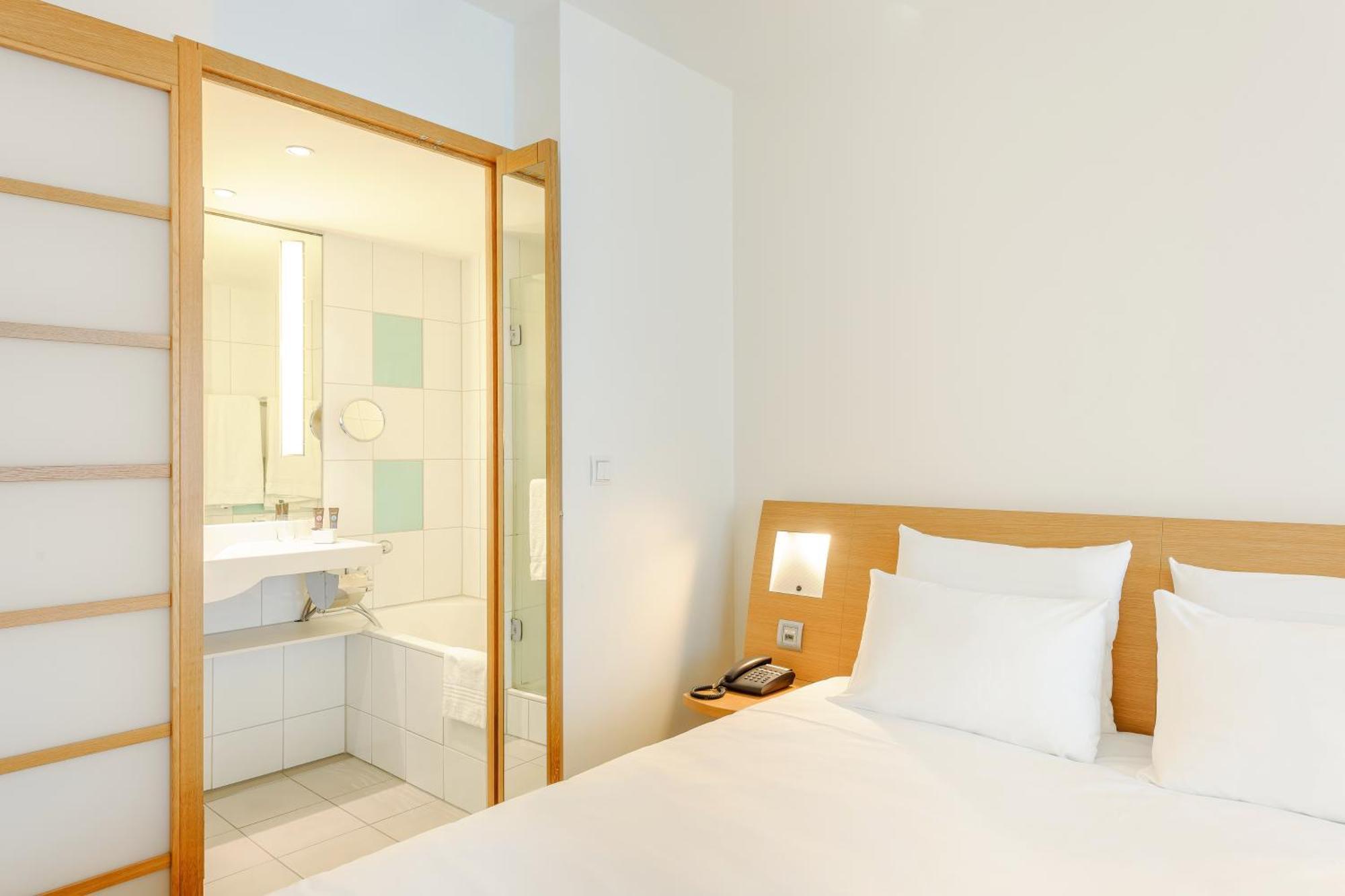 Novotel Paris Malmaison Hotel 4*