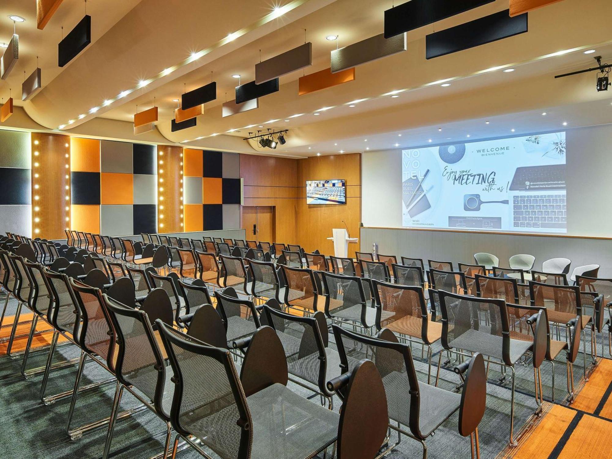 Hotel Novotel Paris Malmaison 4*